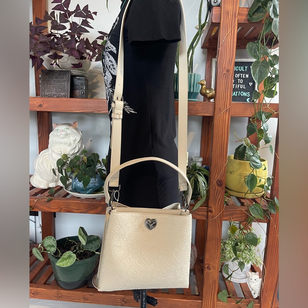 Betsey johnson cream medium tote bag